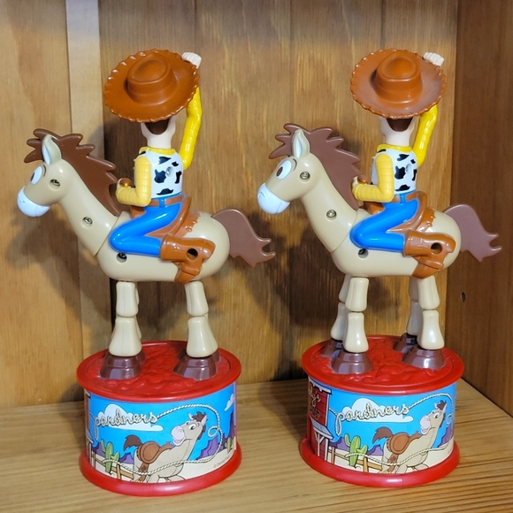 1999 Disney Pixar Toy Story 2 WOODY'S ROUNDUP Candy Dispenser Toy McDonald's - Picture 3 of 6